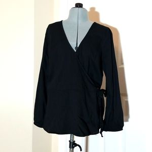 Old Navy womens wrap blouse sz M